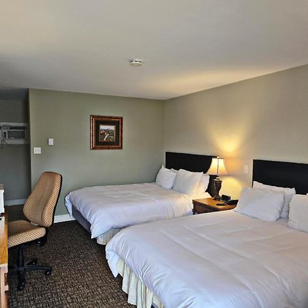 Fundy Line Motel Мірамічі Екстер'єр фото